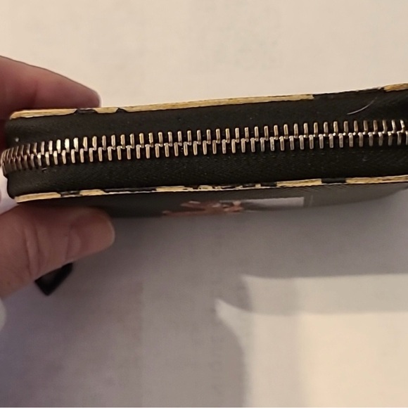 Givenchy & Disney Authentic Vintage Collaboration Mini Wallet with COA - Picture 7 of 15